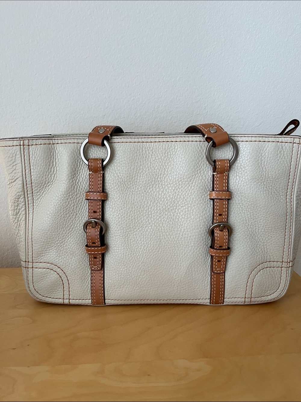 Vintage Coach Chelsea Tote. Cream Leather with Tan Trim - Picture 3 of 11
